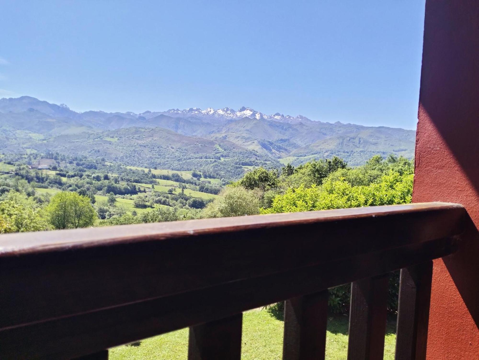 La Casa De Nuria Guest House Cangas de Onis Exterior photo